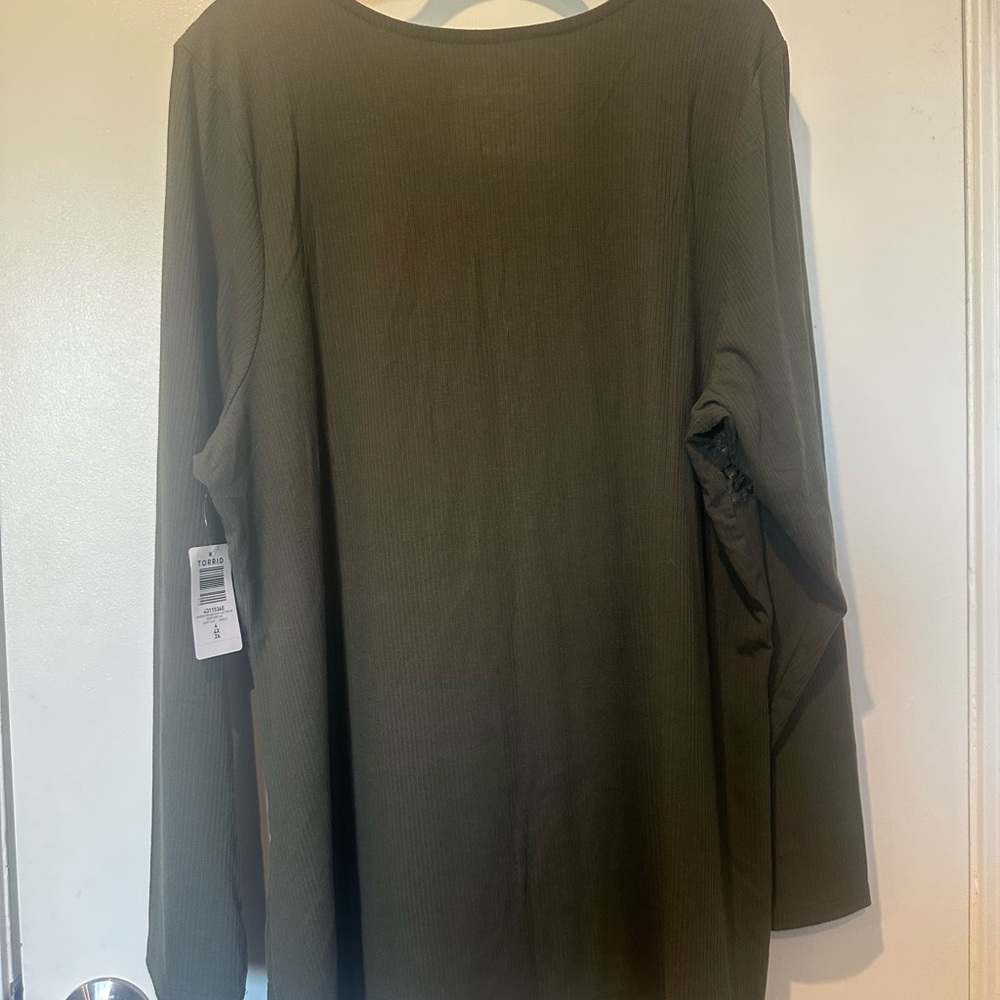 Super Soft Ribbed Sweetheart Top - Picture 6 of 6